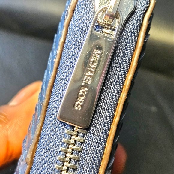 Michael Kors Jet Set Travel Double Zip Wristlet MK Logo Wallet Navy Blue Multi - Picture 3 of 10